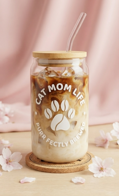 Cat Mom Life Glas mit Bambusdeckel & Strohhalm, Perfekt für Eiskaffee & Matcha