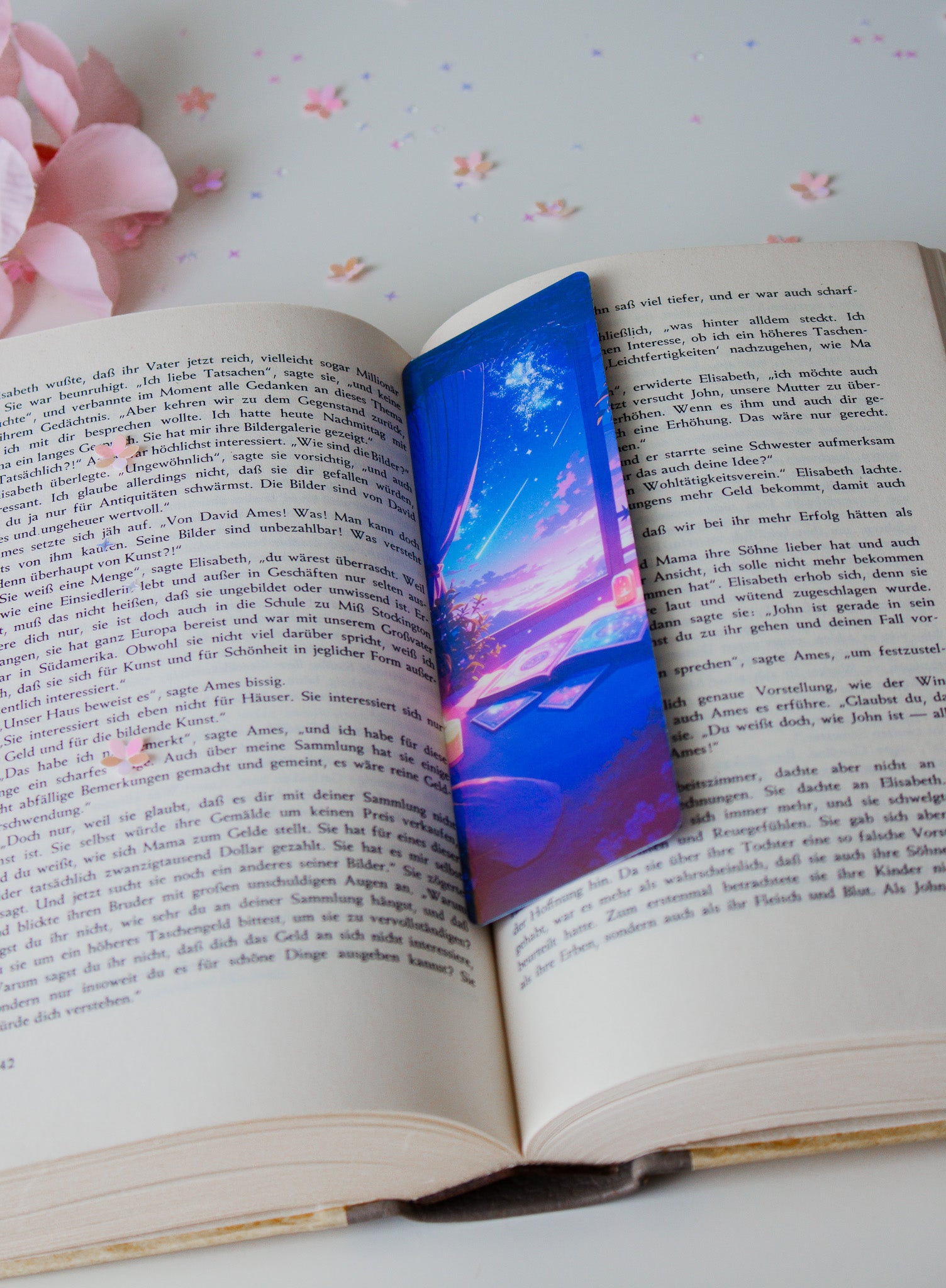 Holografisches Lesezeichen Vorderseite – aufgeschlagenes Buch mit Sternenhimmel, Motiv Himmelsausblick