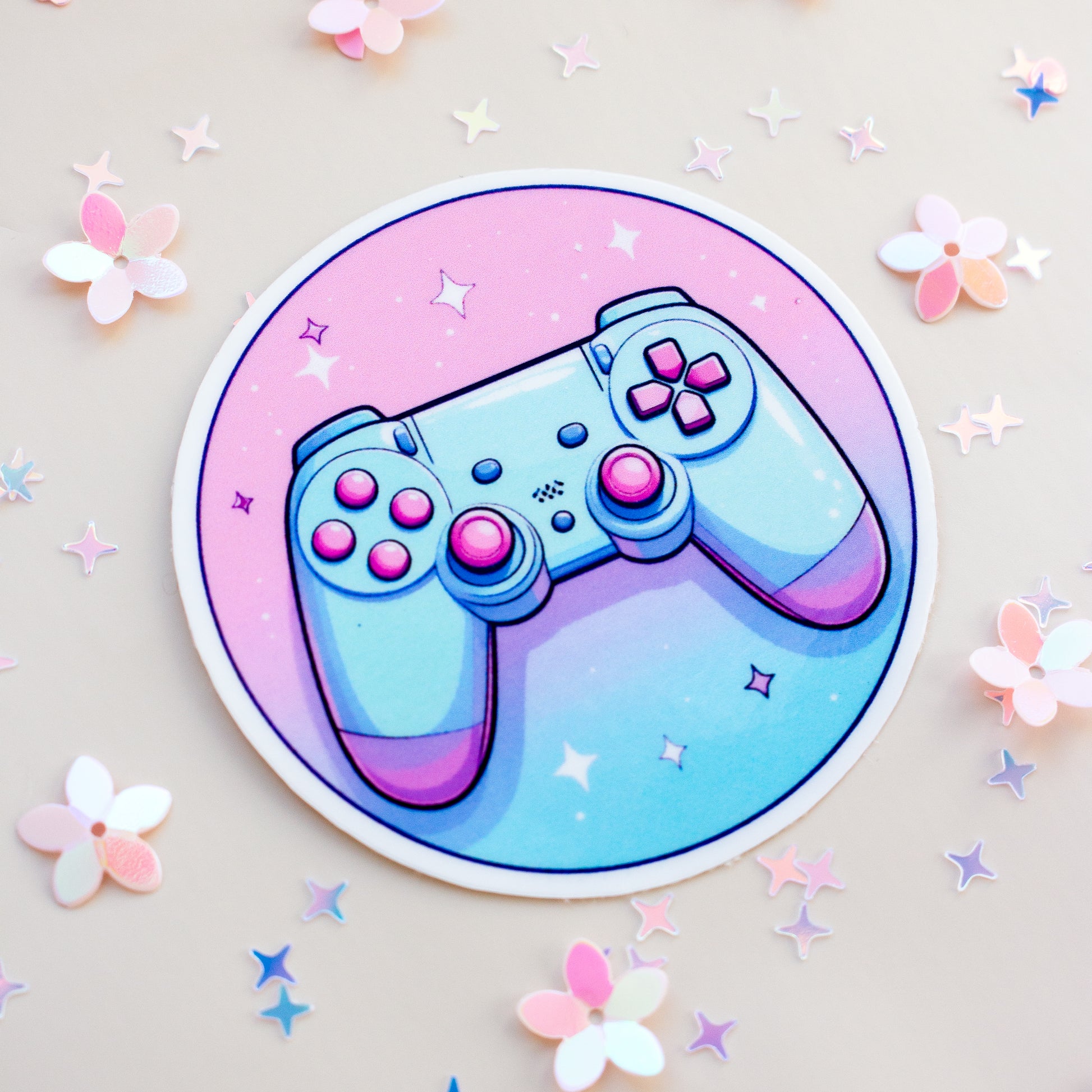 Kawaii Gaming Vinyl Sticker – Holographic Splitter, Lifestyle Ansicht auf Laptop