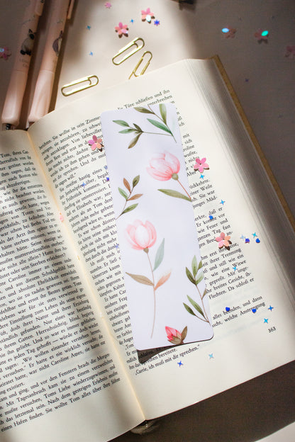 Laminiertes Aquarell Blumen Lesezeichen Glossy, florale Illustration in Lila & Rosa auf weißem Hintergrund
