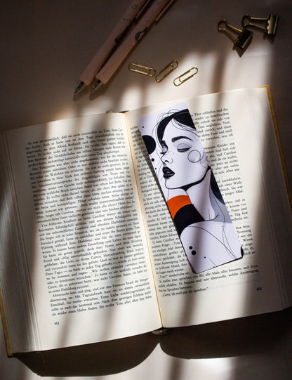 Laminiertes Lesezeichen Modern Art Frauen, Nahaufnahme mit orangenem Farbakzent