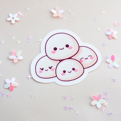 Kawaii Mochi Sticker, Vinyl, Glossy, vier Mochi Bällchen in Cremeweiß & Rosa, Kawaii Anime-Stil, süß